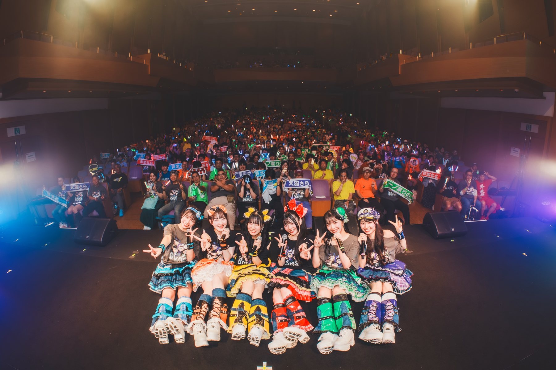 ご来場のお客様と一緒に集合写真